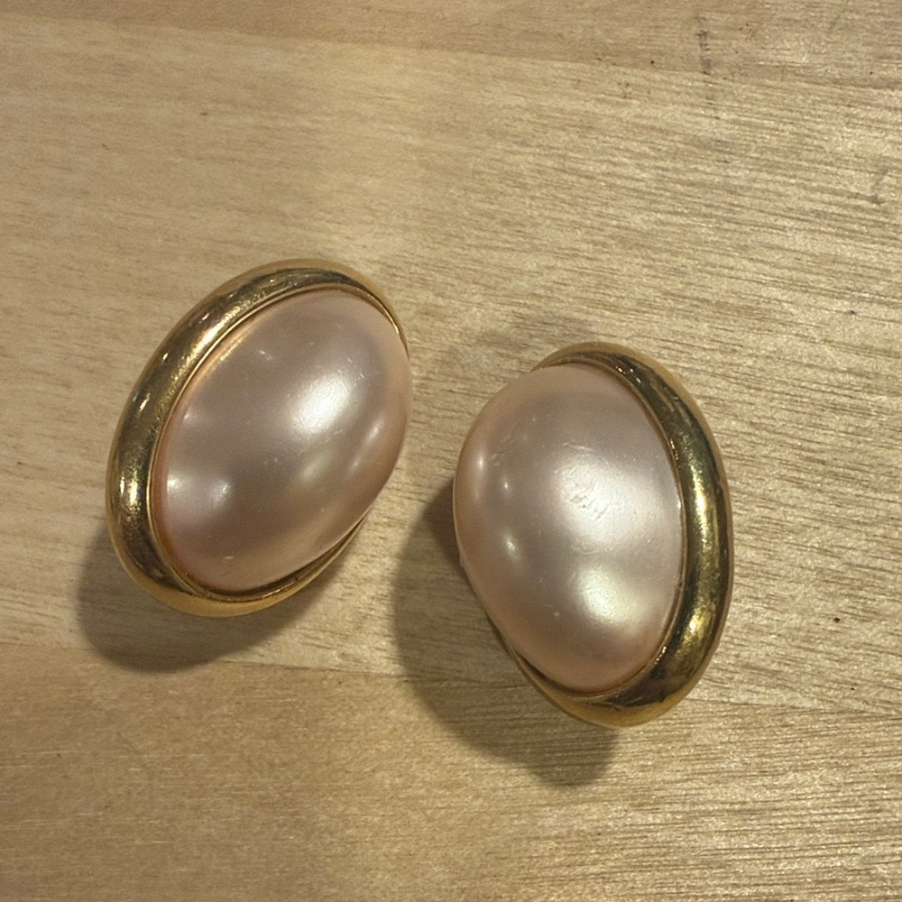 Trifari Signed Gold & Blush Pink Clip On Earrings Vintage